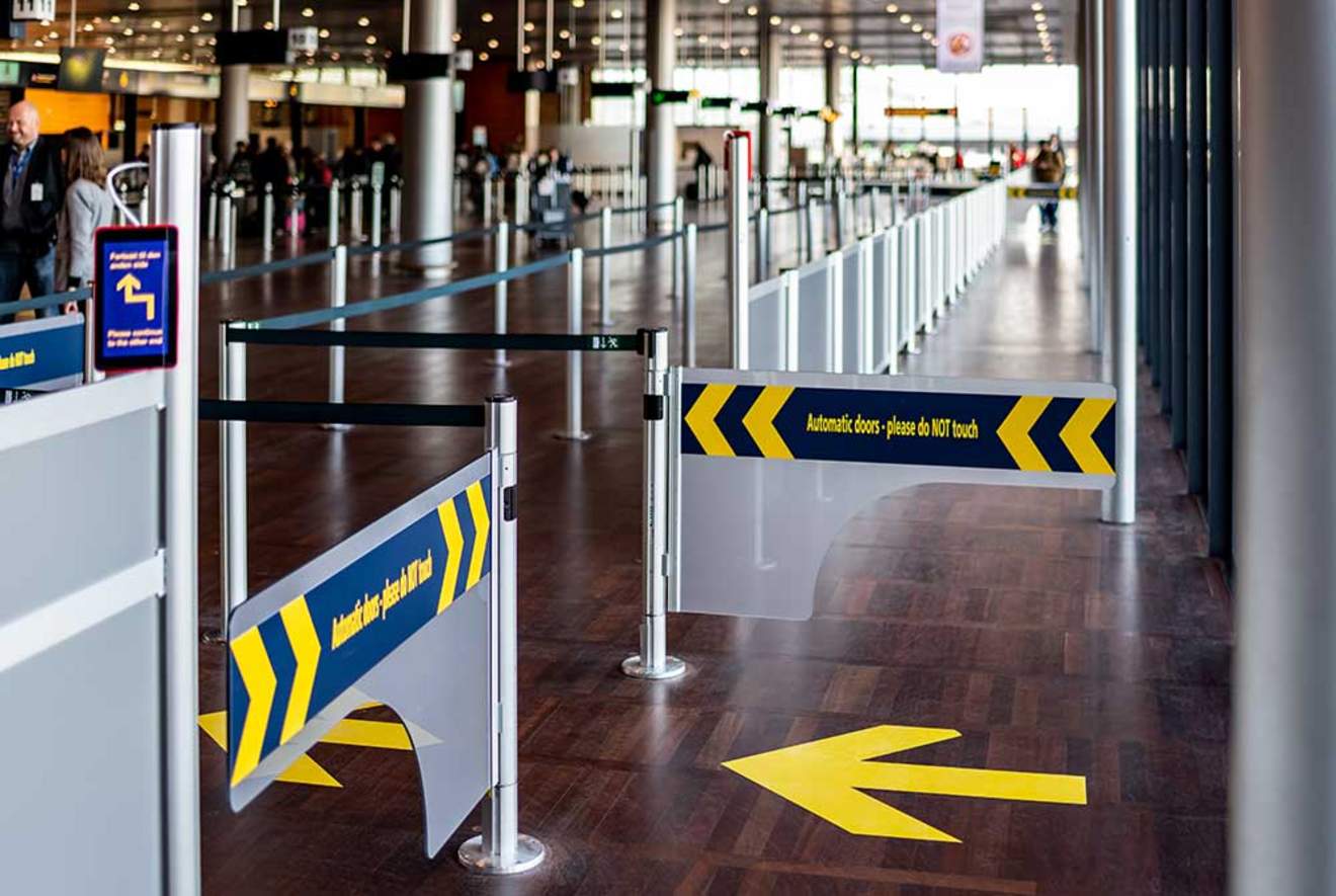 Anwendung der Warteschlangensteuerung Smart Shortcut am Flughafen